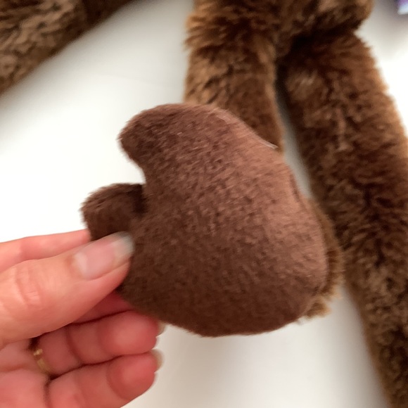 Plush moose with Velcro front hooves to hang around the neck and hug you - Picture 6 of 7